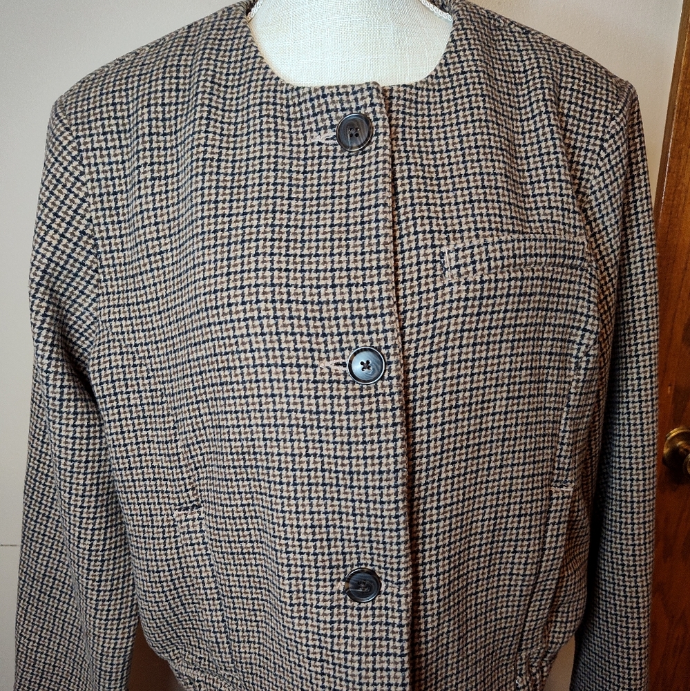 Abercrombie & Fitch Woman's Cropped Polyester/Wool Coat Size Large
